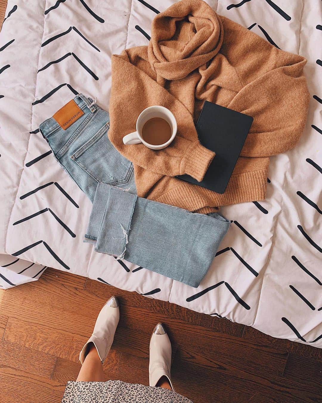 Kalyn Nicholsonのインスタグラム：「I know we’ve still got one more day of August but prep for #youtober2019 begins this week so you may spot some more early autumn inspo as it seeps in and takes over my life 🍁」