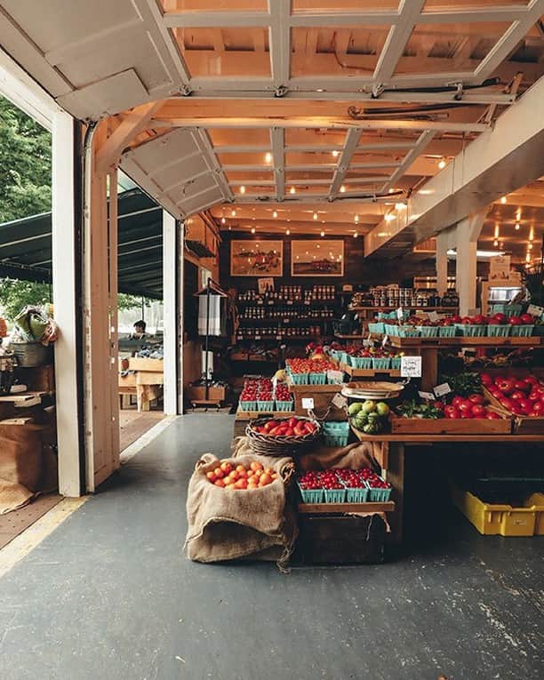 MR PORTERのインスタグラム：「First things first...provisions (courtesy of @amberwavesfarm) 🍅#MRPORTERHamptons」