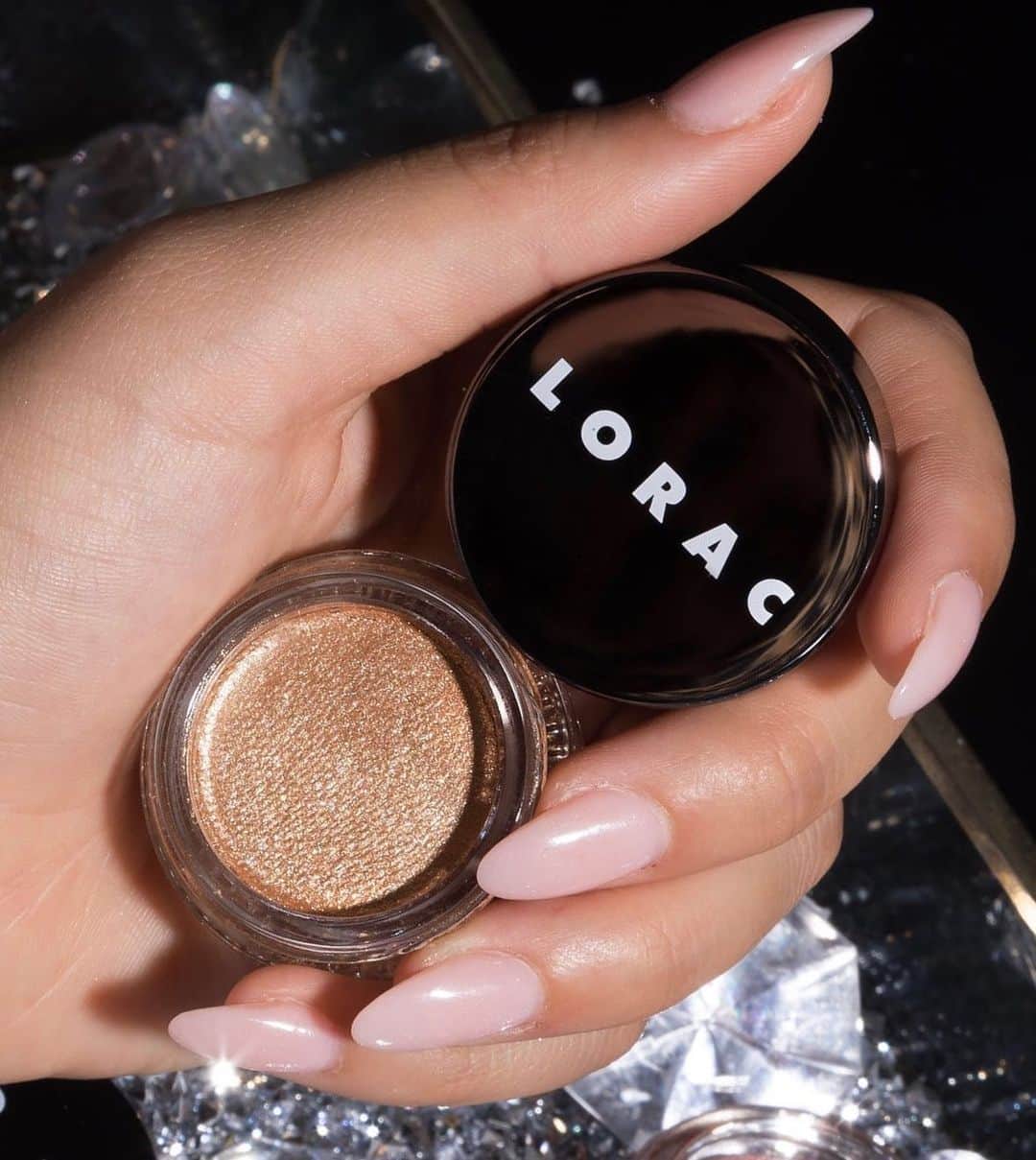 LORACのインスタグラム