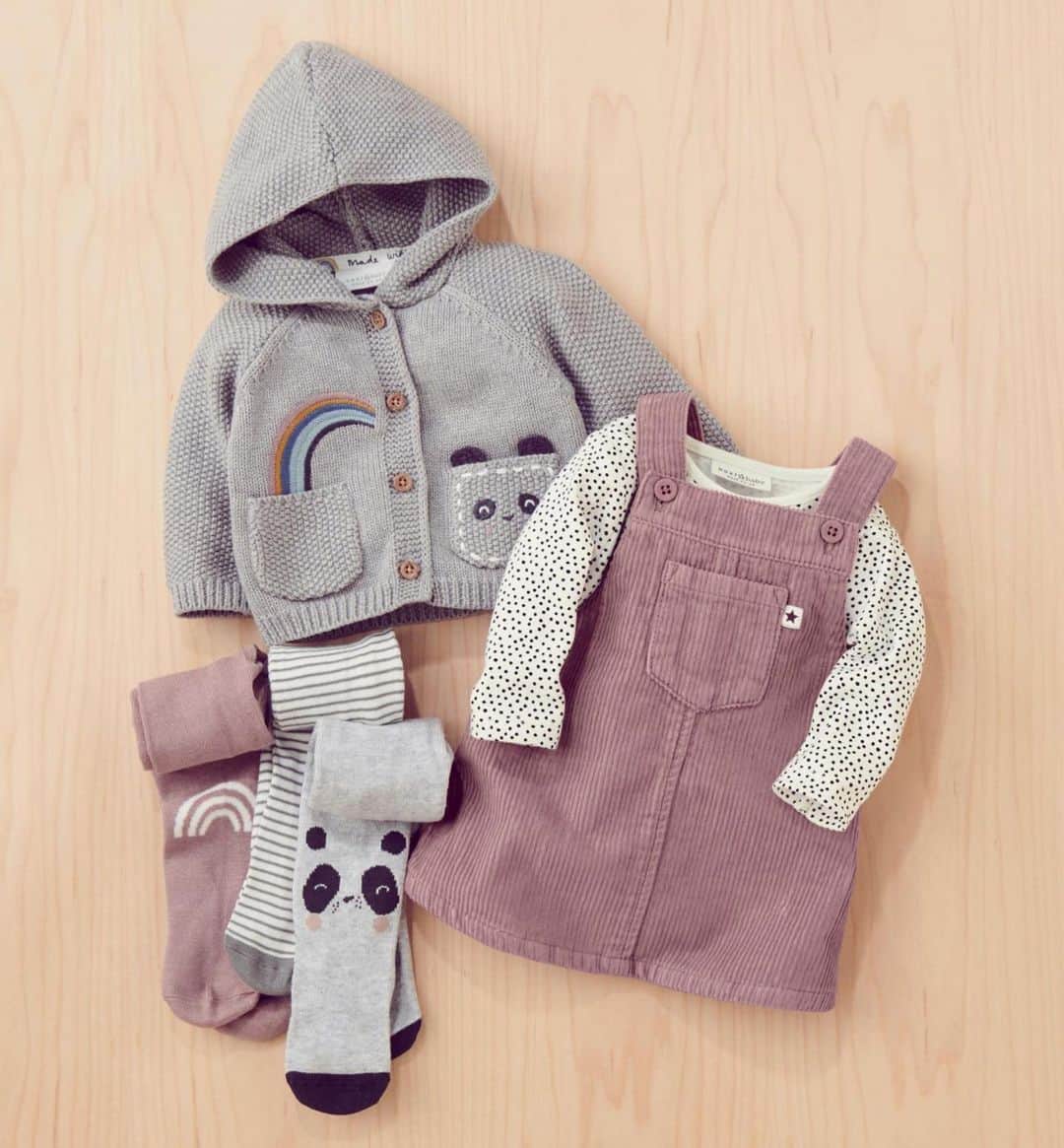 のインスタグラム：「Pandas, polka dots and pink pinafores: we 💗 our NEW collection! Tap to shop. 🔍 Cardigan: 581480 Pinafore set: 573448 Tights: 322405. #kidswear #nextkids #cute #outfitinspo #new #pinafore #rainbow #panda #kidswear #kidsfashion #kidstyle」