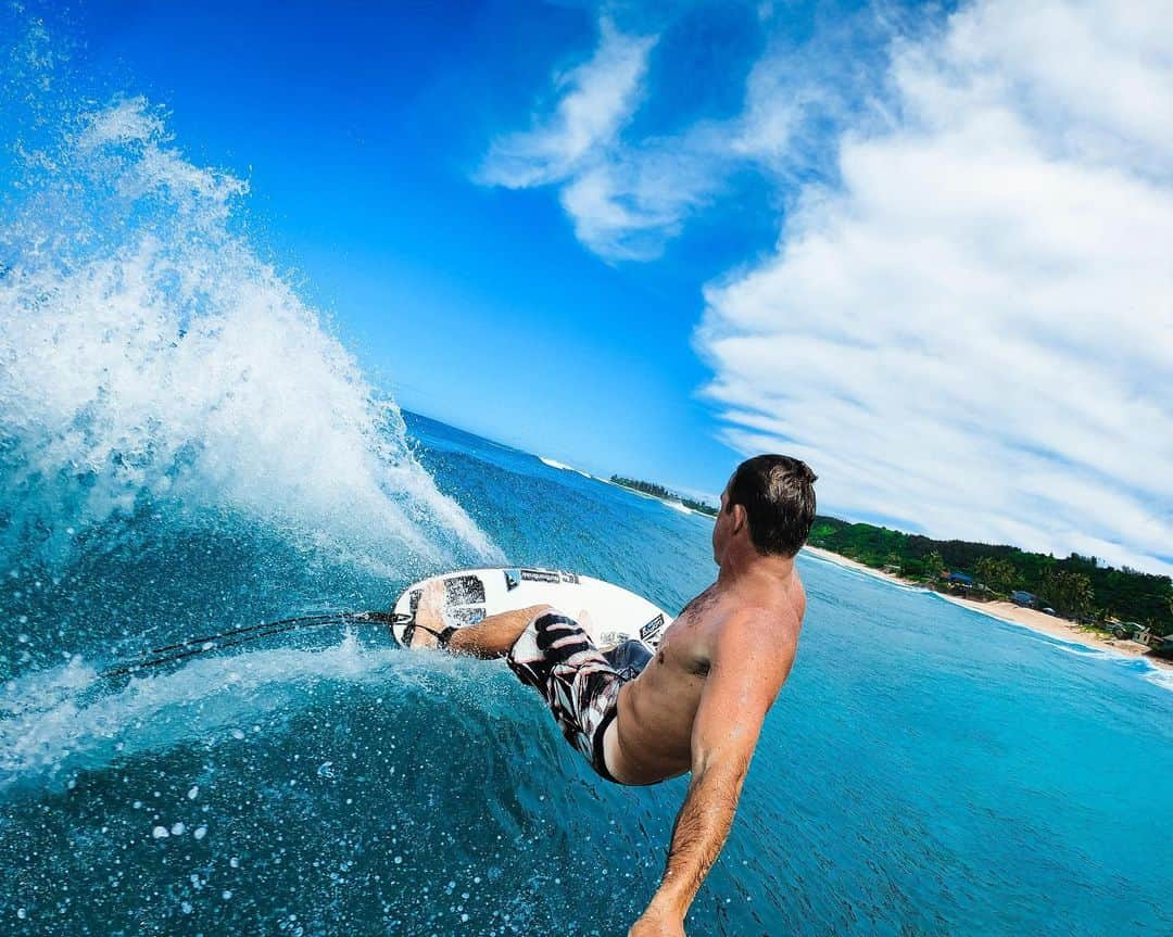 goproさんのインスタグラム写真 - (goproInstagram)「Photo of the Day: Open faces in tropical places. 📷 #GoProAthlete @kalooneytunes in 30/6 Burst Photo Mode on #GoProHERO7 Black • • • #GoProSurf #GoPro #Hawaii #Surfing」9月1日 4時33分 - gopro