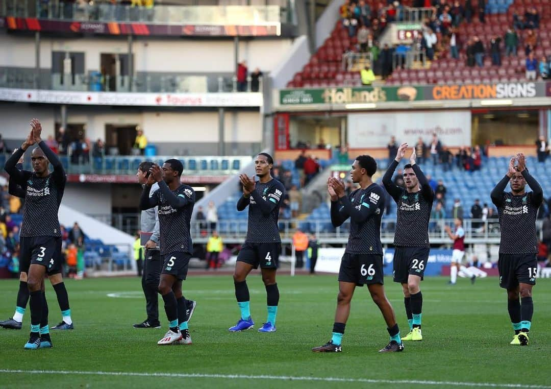 ビルヒル・ファン・ダイクさんのインスタグラム写真 - (ビルヒル・ファン・ダイクInstagram)「Great day, 3 points & clean sheet! See you Reds after the international break! #YNWA 😁」9月1日 4時53分 - virgilvandijk