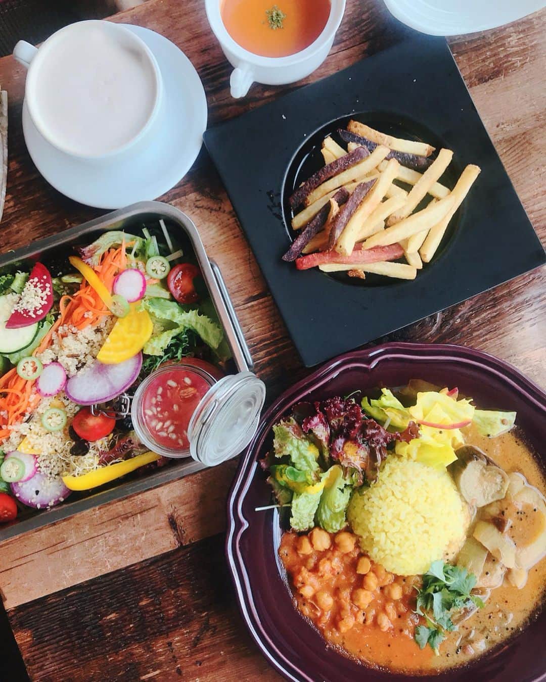 吉田沙世のグルメインスタ