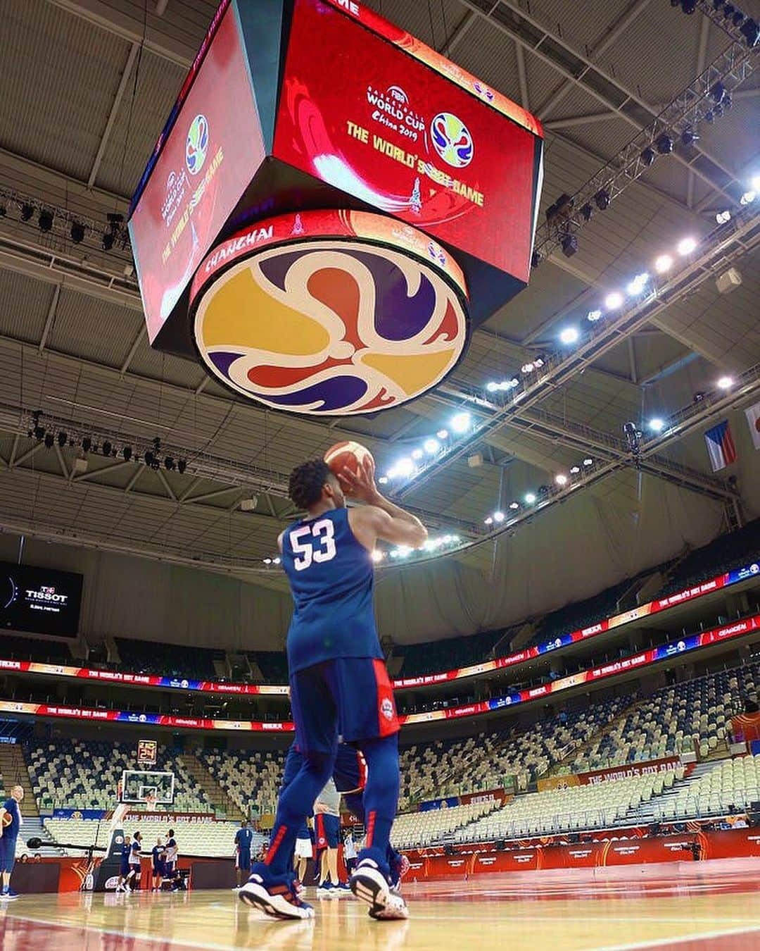 NBAさんのインスタグラム写真 - (NBAInstagram)「The @usabasketball #USABMNT opens up @fibawc action vs. @ceskybasketbal at 8:30am/et in Shanghai! #FIBAWC #WorldGotGame」9月1日 15時46分 - nba