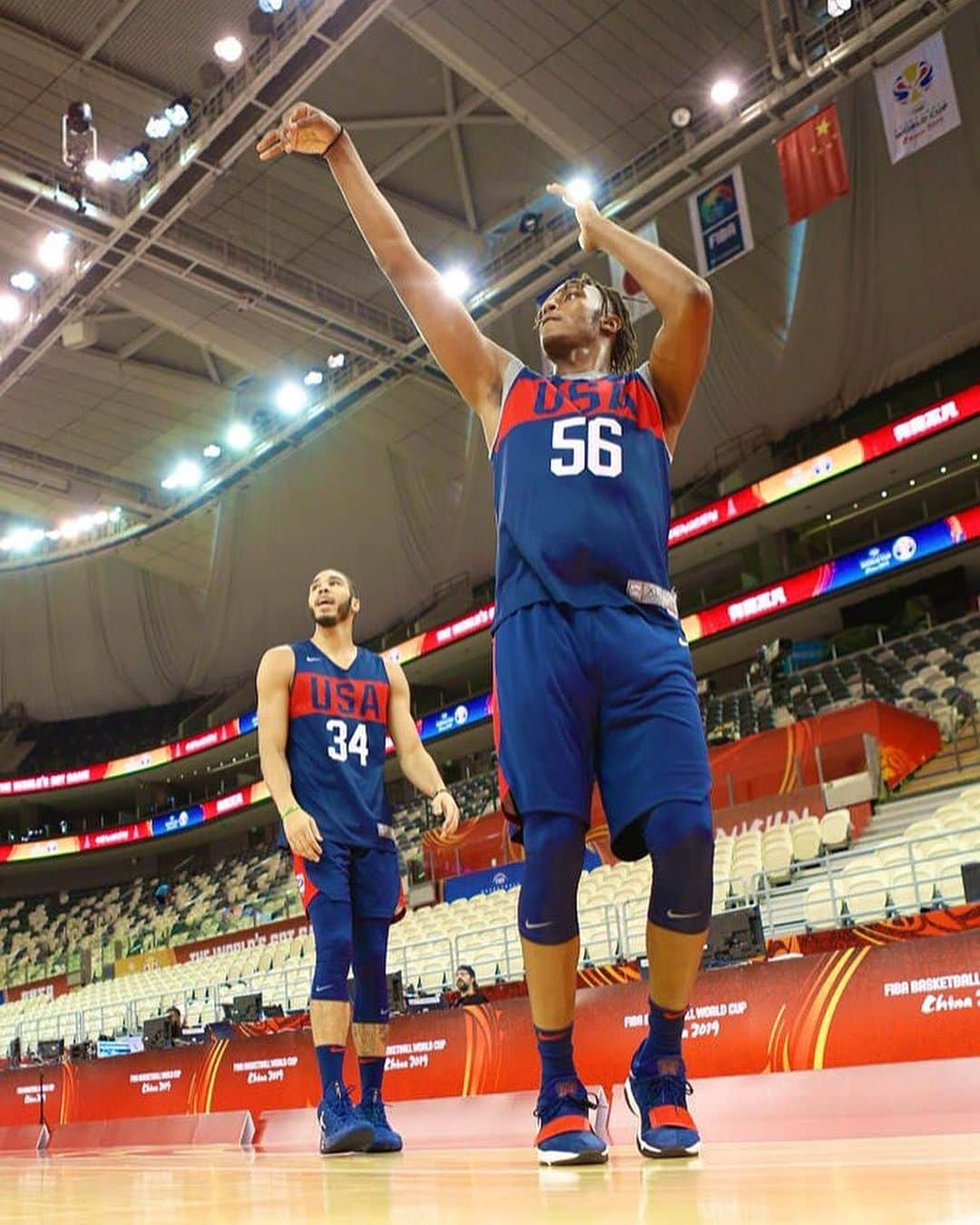 NBAさんのインスタグラム写真 - (NBAInstagram)「The @usabasketball #USABMNT opens up @fibawc action vs. @ceskybasketbal at 8:30am/et in Shanghai! #FIBAWC #WorldGotGame」9月1日 15時46分 - nba