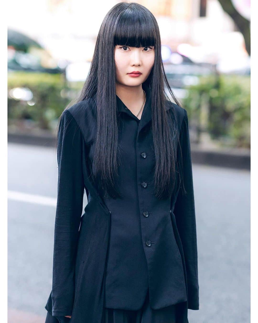 Harajuku Japanさんのインスタグラム写真 - (Harajuku JapanInstagram)「19-year-old Japanese student and musician Kana (@waitress___) on the street in Harajuku wearing a minimalist monochrome style by Japanese legend Yohji Yamamoto with Dr. Martens boots.」9月1日 14時29分 - tokyofashion