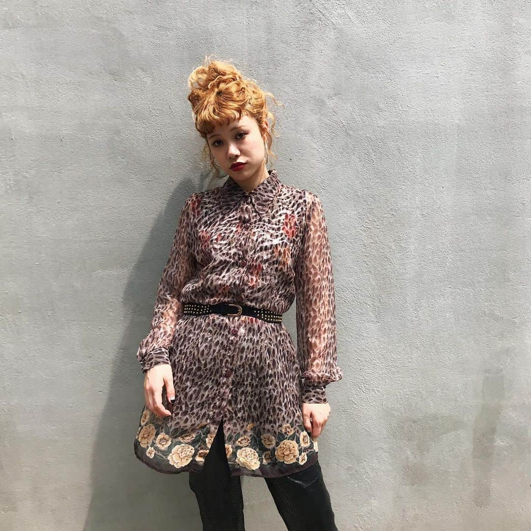 PUNK CAKEさんのインスタグラム写真 - (PUNK CAKEInstagram)「•leopard flower see though shirt dress •black python pants【SOLD】 #punkcake #vintageclothing #harajuku」9月1日 14時50分 - punk_cake