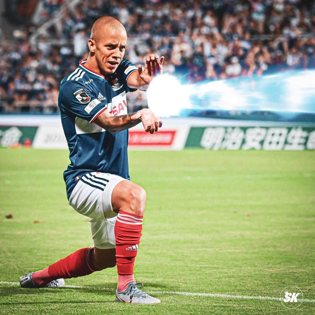 サッカーキングさんのインスタグラム写真 - (サッカーキングInstagram)「. かーめーはーめー、波ー！（2019.08.31） . 📷Photo by @shimpeei (Soccer King) . #横浜Fマリノス #fmarinos #マルコスジュニオール #明治安田生命J1リーグ #Jリーグ #コトシハJガハンパナイ #JLeague #J撮り #J1 #football #サッカーキング #⚽️ #サッカー」9月1日 14時50分 - soccerkingjp