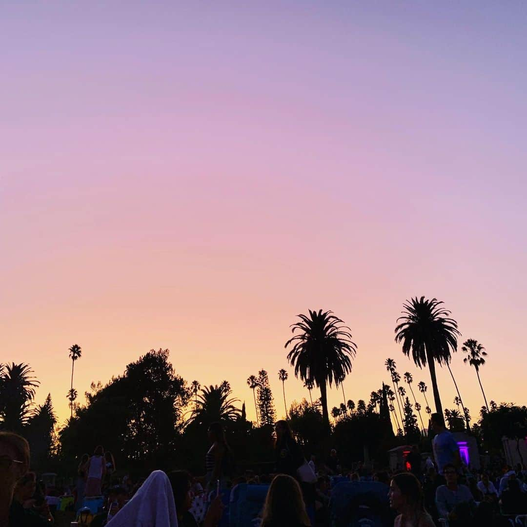 イライアス・ハーガーさんのインスタグラム写真 - (イライアス・ハーガーInstagram)「Harry Potter and the Chamber of Secrets at #hollywoodforevercemetery with @raeganrevord, @theparkerbates, @colyseharger and @isaacharger @cinespia」9月1日 15時06分 - eliasharger