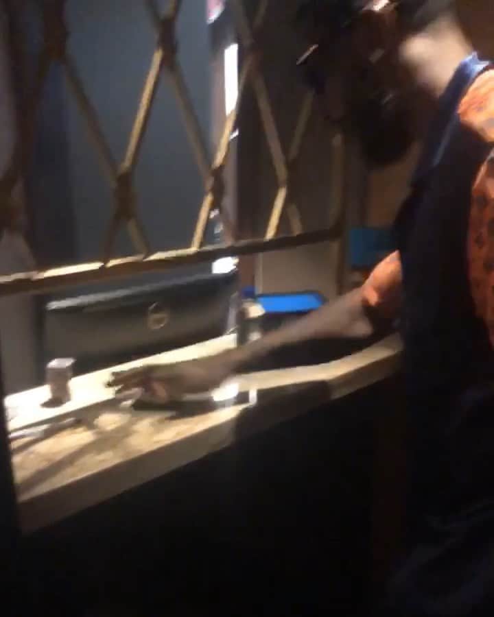 グッチ・メインのインスタグラム：「Ring Ring Bring dat cheese MsLady 🤦🏿‍♂️😂」