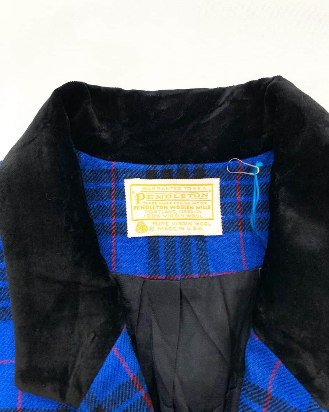 ジャムルさんのインスタグラム写真 - (ジャムルInstagram)「PENDLETON blueタータンチェック SET UP ¥9500+tax jacket 肩幅 43cm 身幅 52.5cm 着丈 63.5cm 袖丈 62cm . skirt ウエスト 69cm 全長 74.5cm . 通販も可能です。 お問い合わせはお電話で承ります。 . #お問い合わせはお電話で承ります #jammru #osaka  #fashion  #streetstyle  #streetfashion  #vtg  #vintage  #used  #usedclothing  #古着 #古着屋 #ファッション #70s #80s #90s#pendleton」9月1日 15時34分 - jammru