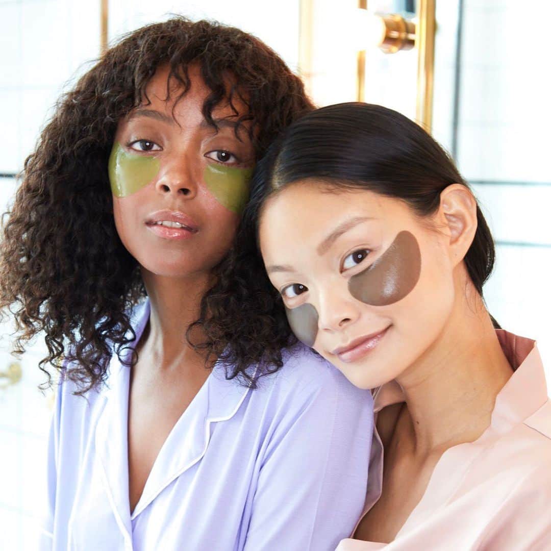 TONYMOLY USA Officialさんのインスタグラム写真 - (TONYMOLY USA OfficialInstagram)「Deciding what to pick up from our labor day sale? Try our Im gel eye masks!✨💕 Available in Green Tea, Red Wine, Lemon and Charcoal, these gel eye masks are cooling and hydrating, reducing looks of dark circles, dryness, puffiness and fine lines! #xoxoTM #TONYMOLYnMe」9月1日 7時11分 - tonymoly.us_official