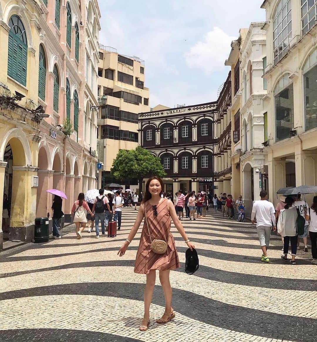 西口真央さんのインスタグラム写真 - (西口真央Instagram)「夏休み🌻 姉のいる香港へ行き、途中で初Macauへ🇲🇴💍✨ 暑すぎて セナド広場 周辺しか行けなかったけど、美味しい・可愛い・オシャレが溢れた素敵な場所でした😉 #顔まる」9月1日 7時41分 - maaaaaaaoo_1003