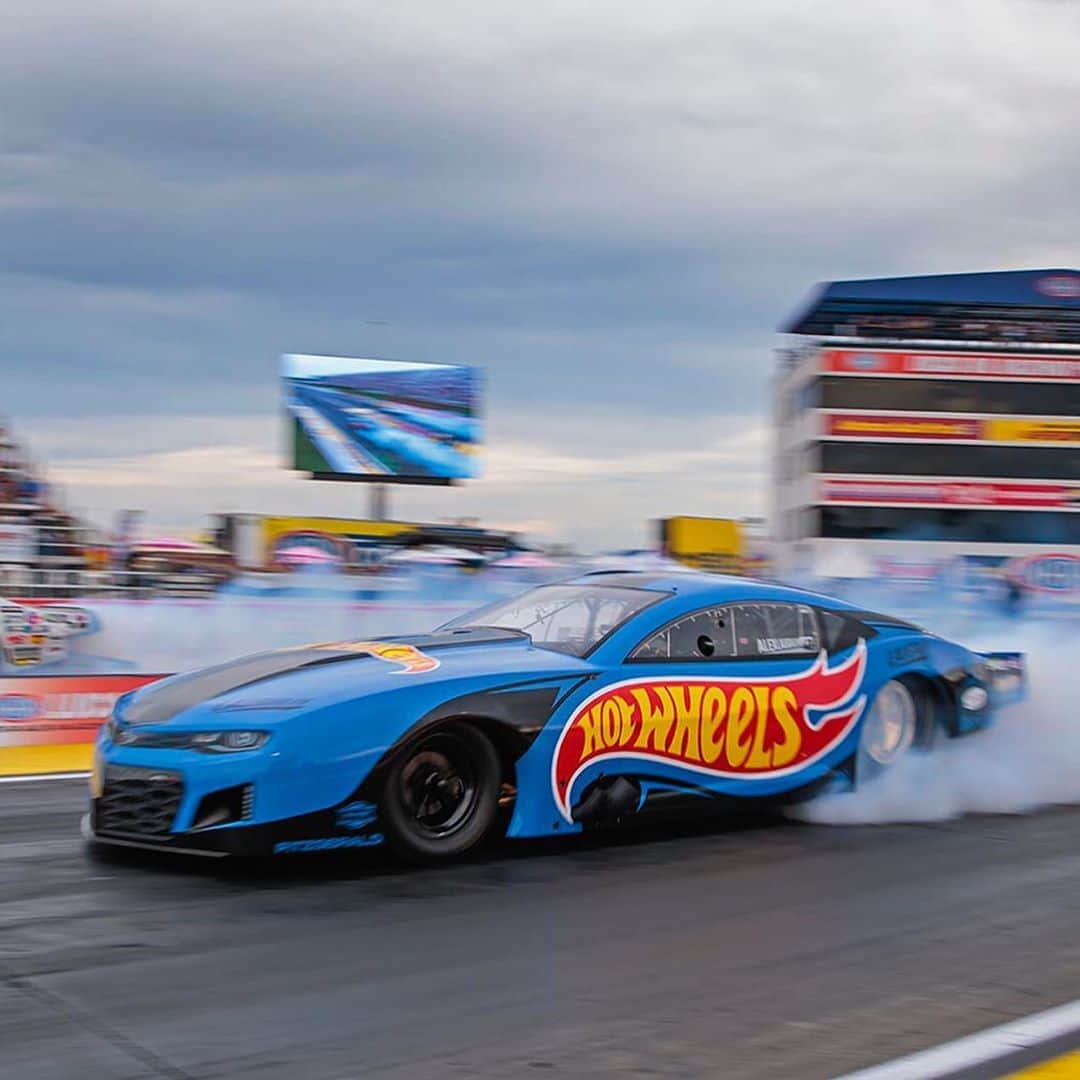 Hot Wheelsさんのインスタグラム写真 - (Hot WheelsInstagram)「Now those are some Hot Wheels! Epic views of @alexlaughlin40’s Pro Mod at the #USNats! 🔥🔥🔥#HotWheels @nhra」9月1日 8時23分 - hotwheelsofficial
