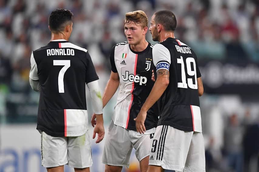 のインスタグラム：「First time at home, great support from fans and 3 important points 💪 Grazie tifosi 🖱⚫ @juventus #ForzaJuve #FinoAllaFine」