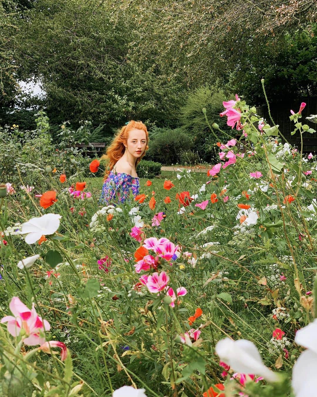 ベッキー・クルーエルのインスタグラム：「a nameless girl in freshest summer-greens⁣ a saint an angel ⁣ every canvas means⁣ the same one meaning, neither more or less⁣ ⁣ he feeds upon her face by day and night⁣ and she with true kind eyes looks back on him fair as the moon and joyful as the light - not wan with waiting, not with sorrow dim⁣ ⁣ not as she is, but was when hope shone bright⁣ ⁣ not as she is, but as she fills his dream⁣ ⁣ (christina rosetti)」
