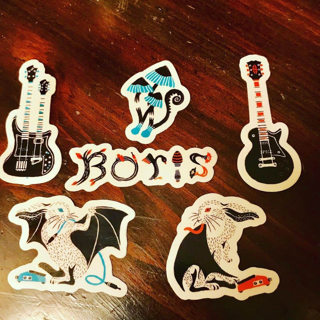 BORISさんのインスタグラム写真 - (BORISInstagram)「“LφVE&EVφL” 6 pieces sticker set, coming! Now available on our merch table. #borisheavyrocks #borisdronevil @thirdmanrecords @mayam_ms」9月1日 8時59分 - borisdronevil