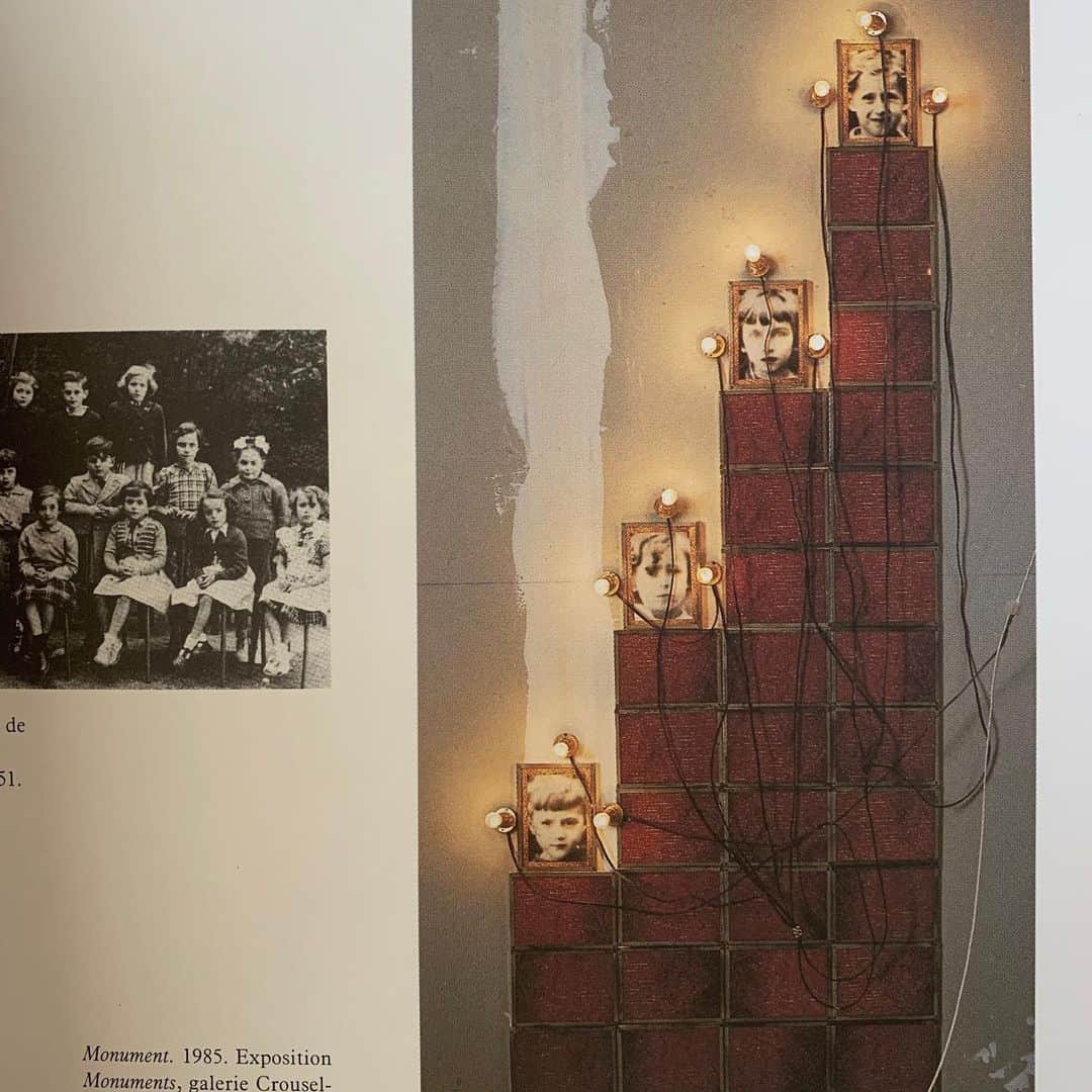 OKAさんのインスタグラム写真 - (OKAInstagram)「90年代に観たボルタンスキーの 死者の顔と記憶をモチーフにした作品は衝撃的でした。  昔と違ってレクイエムのような癒しを 感じたのは身近な死を経験したからかな。  #クリスチャンボルタンスキー展 #christianboltanski」9月1日 9時04分 - ytrpics