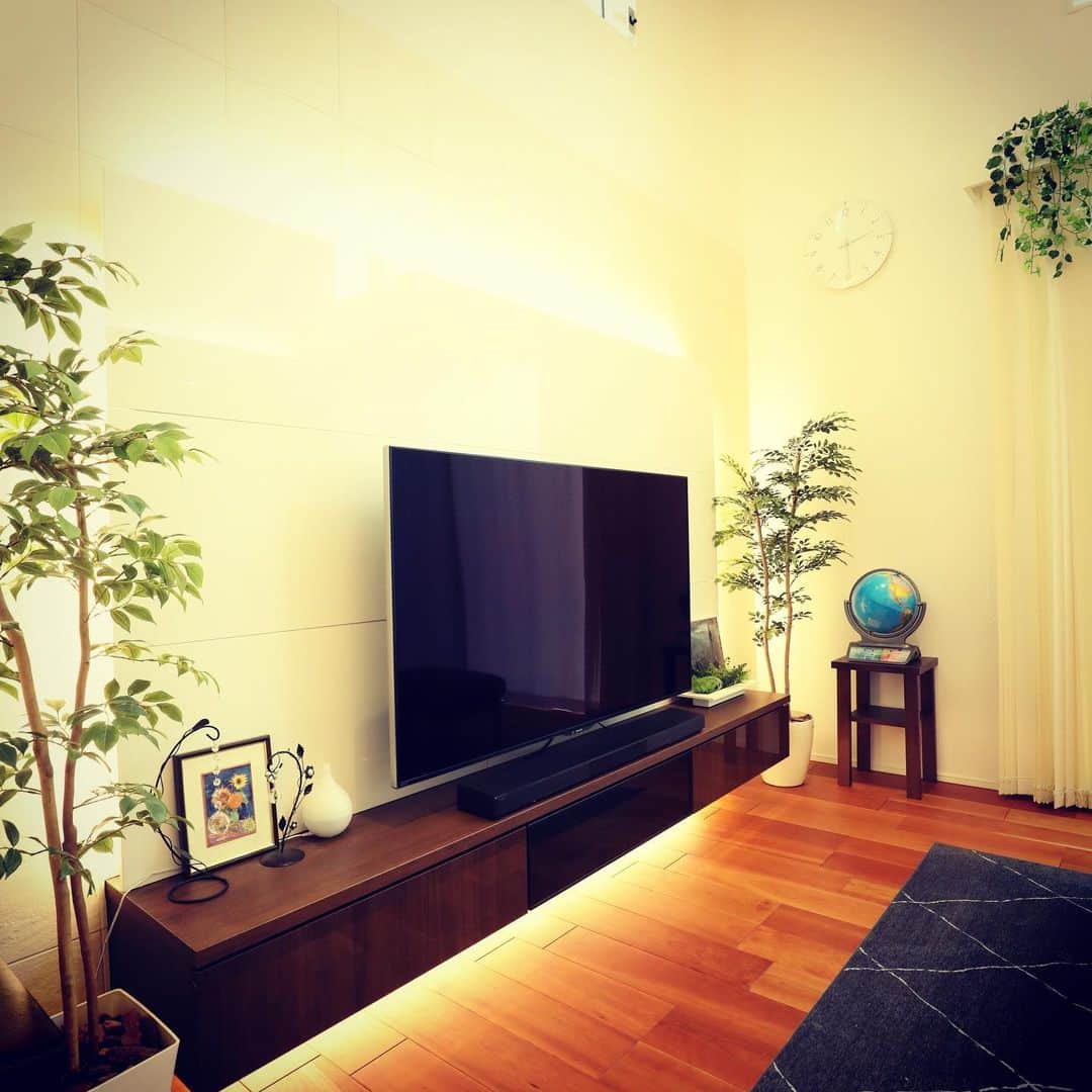 井上建設株式会社（下関）のインスタグラム：「#inouek #tvboad #green #地球儀  子供の脳発達に大きな効果。おそるべし地球儀！」