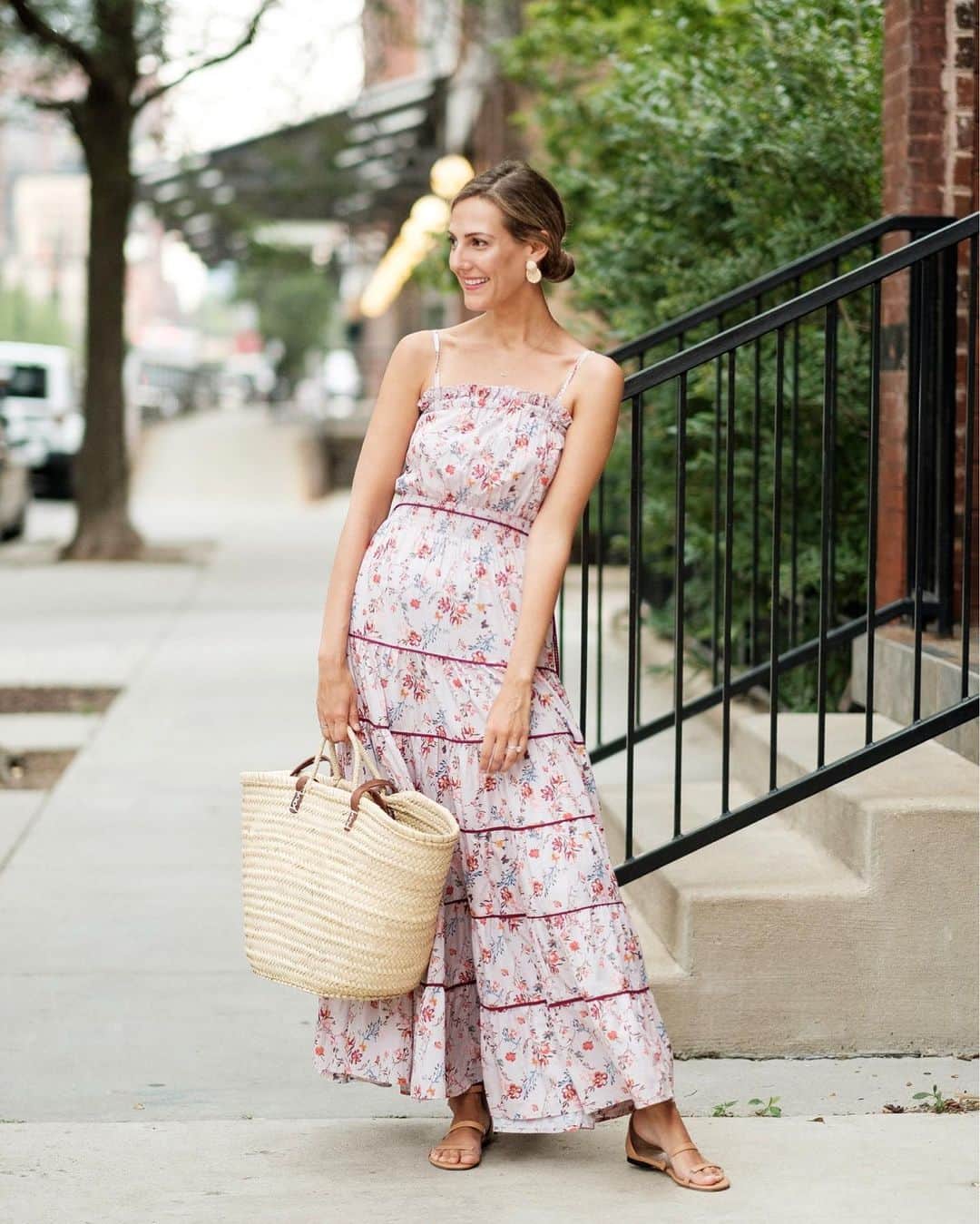 Anna Jane Wisniewskiのインスタグラム：「Not giving up those summer dresses quite yet! http://liketk.it/2EAbM #liketkit @liketoknow.it #foreversummer #flashyourmellons #founditonamazon #amazonfashion 📸 @ironandhoney」
