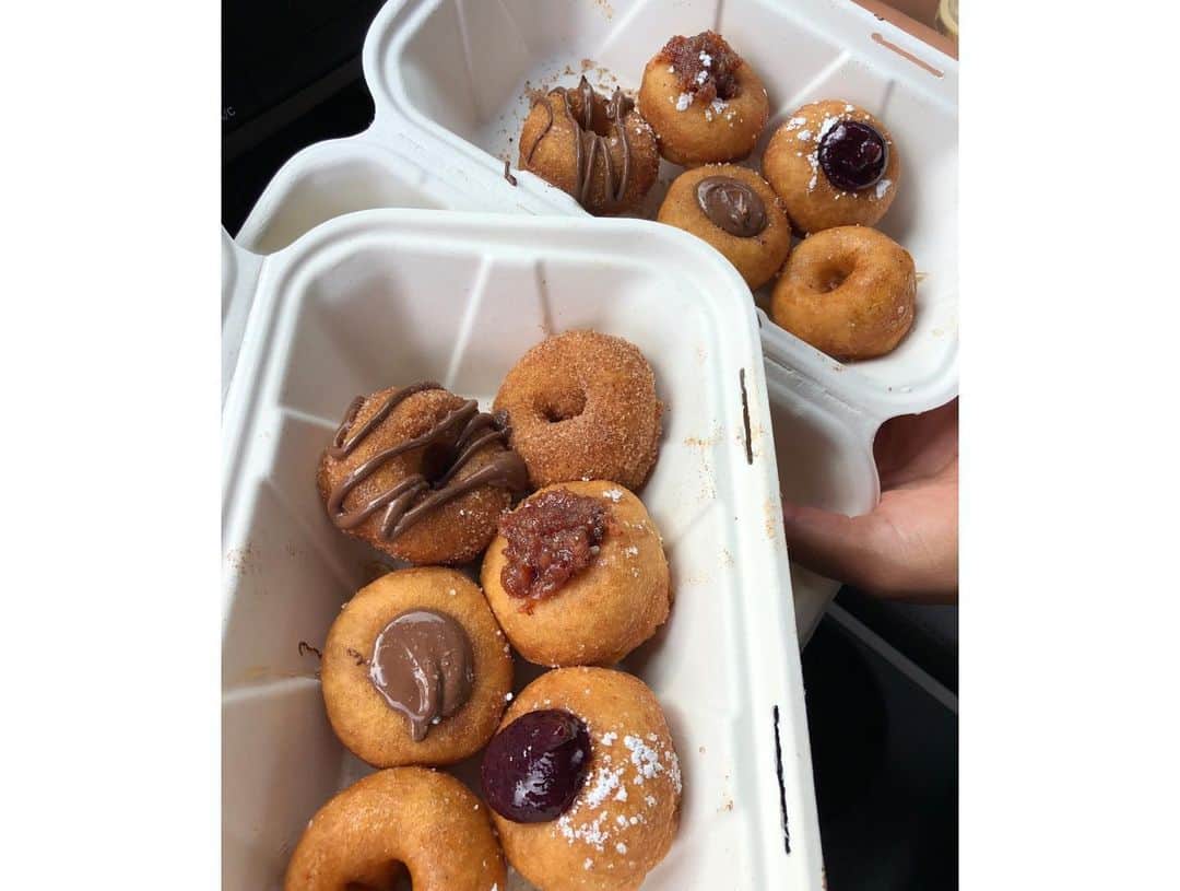 エイミー・ヤンさんのインスタグラム写真 - (エイミー・ヤンInstagram)「🍩🍩🍩🍩🍩 포틀랜드는 맛있는게 많아. 너무 좋아!!😆 #pipsoriginaldoughnuts #portland #or」9月1日 9時34分 - amyyanglpga