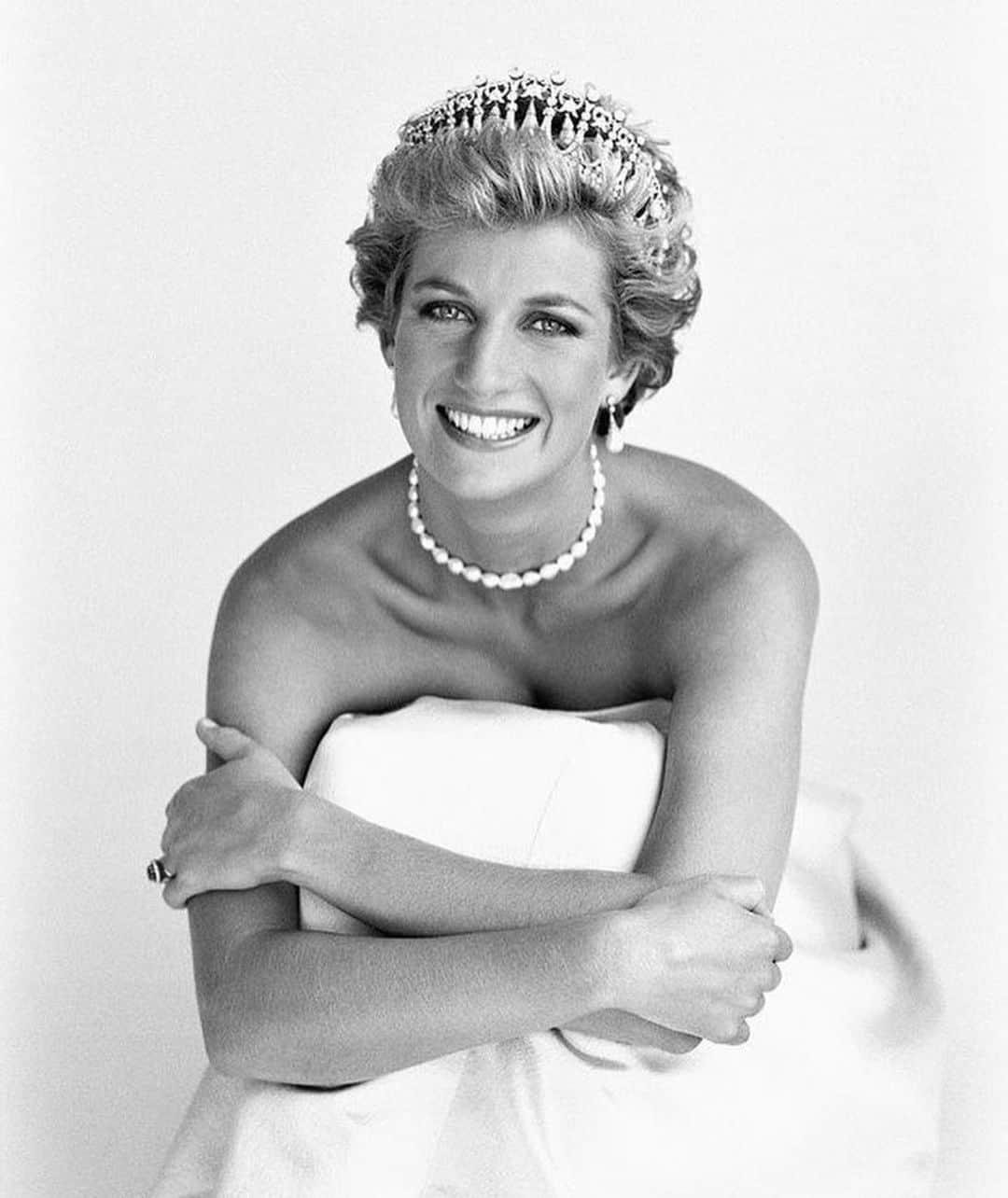 ナオミ・キャンベルさんのインスタグラム写真 - (ナオミ・キャンベルInstagram)「Can’t believe it’s been 22 years. You are loved and missed everyday. Rest In Peace Princess Diana. 🙏🏿♥️」9月1日 9時37分 - naomi