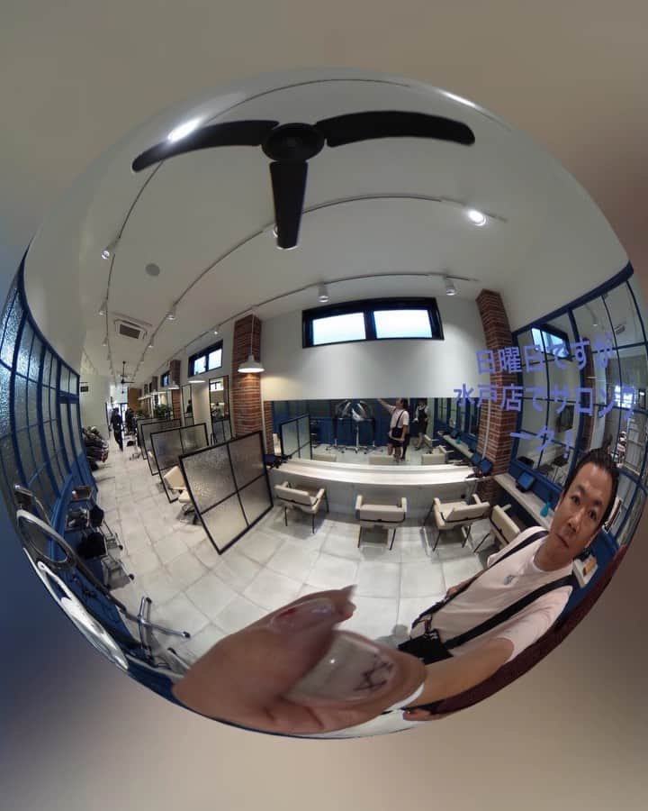 長津 健一郎のインスタグラム：「日曜日ですがQUATRO水戸店サロンワーク^_^ #theta #thetaのある生活  #quatrochiba #サロモ  #メイク #美容 #ヘアスタイリスト  #ひたちなか #コーディネート#コーデ #quatro  #hairstyle  #hairstyles  #hairstylist  #ヘアサロン#ファッション#千葉中央 #撮影会 #撮影 #モデル #撮影モデル募集 #サロン #水戸 #instagood #photooftheday #love #followme」