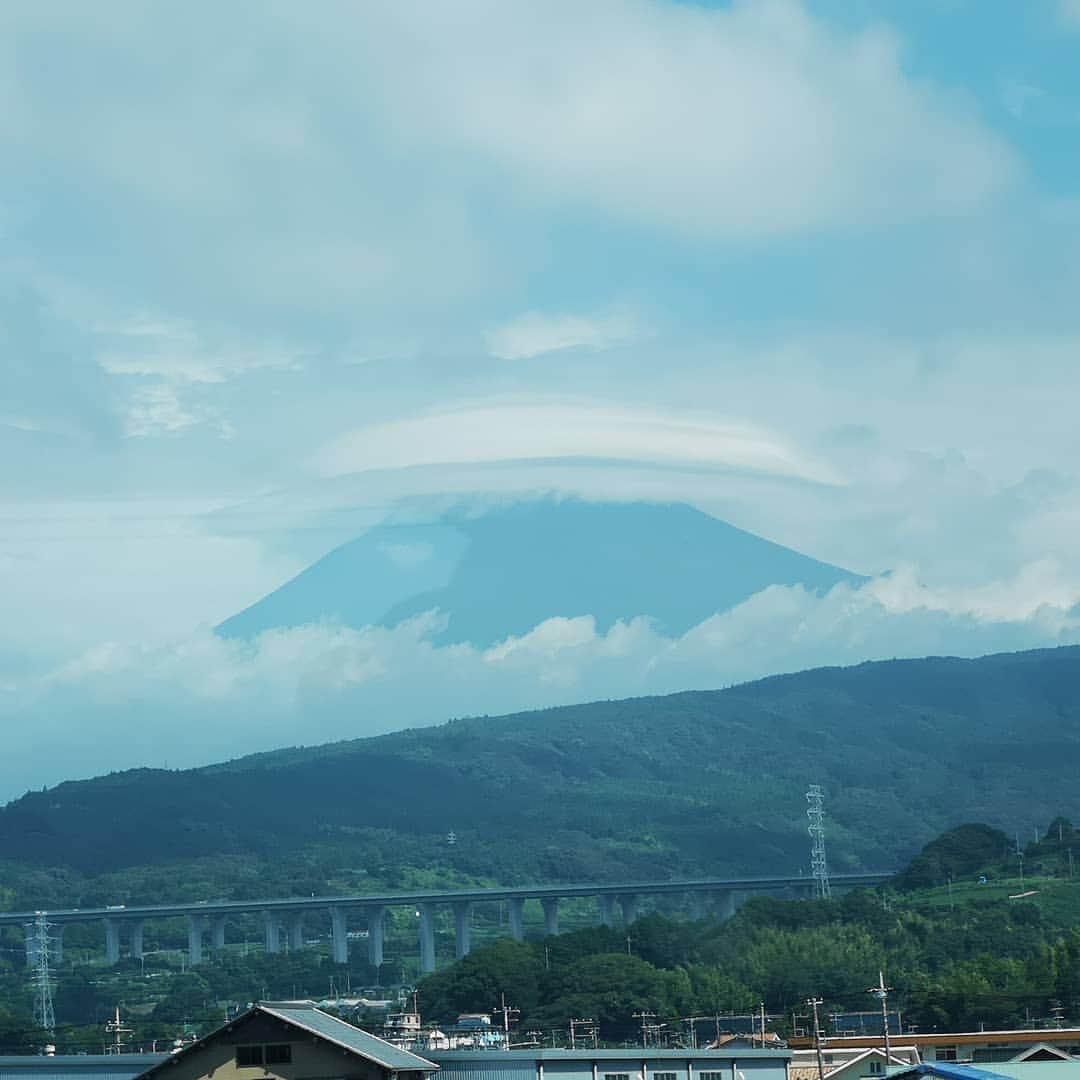 なだぎ武さんのインスタグラム写真 - (なだぎ武Instagram)「今日の富士は随分と雲に覆われております。  #富士山大好き芸人」9月1日 9時57分 - nadagigigi