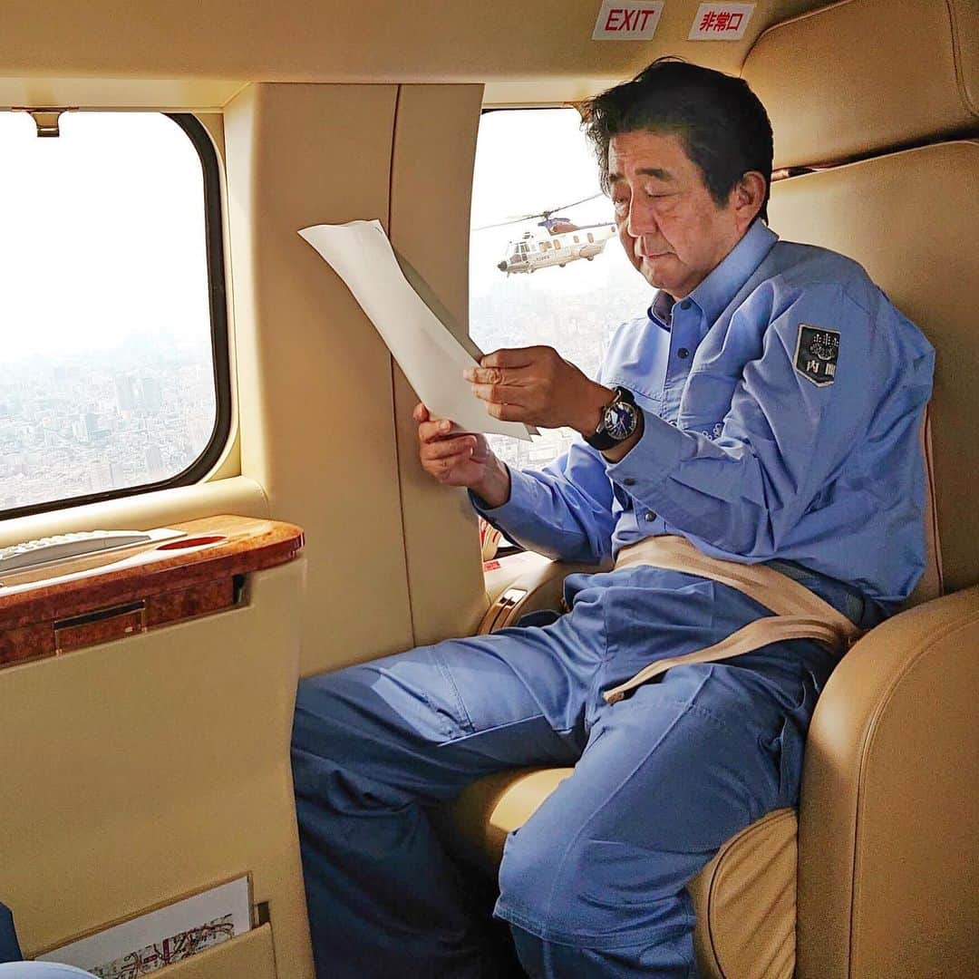 首相官邸さんのインスタグラム写真 - (首相官邸Instagram)「#安倍総理 からの#メッセージ ✍️ 今日は9月1日「防災の日」です。今から千葉県船橋市に向かい、防災訓練に参加します。 #防災の日 #9月1日」9月1日 10時17分 - kantei