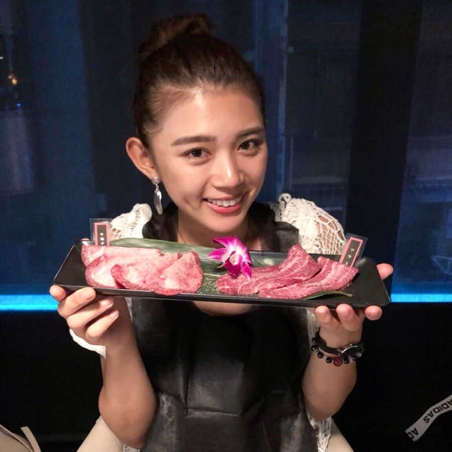 のインスタグラム：「. . ここの焼肉 美味しかった〜🥺💖 最近お肉投稿してなかったので🤣 お肉週5で食べれる😋 昨日も女友達2人で焼肉🤝笑 . . #焼肉 #関西 #肉女子 #お肉大好き人間 #foodie #happy #野球 #野球女子 #fitness #fitnessgirl #running #run」