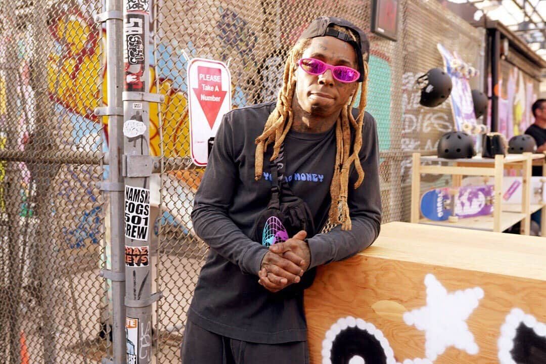 American Eagleさんのインスタグラム写真 - (American EagleInstagram)「End of #summer fit in #AExYoungMoney 💰 Tap to shop @liltunechI's look & watch our latest IGTV for skateboarding tips from the 🐐 #lilwayne」9月1日 10時20分 - americaneagle