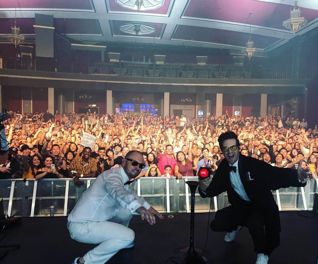 メイヤー・ホーソーンのインスタグラム：「Still processing all the love from the @tuxedo US tour... WOW. 3 albums in and our most successful yet! 🙌🏼 THANK YOU SO MUCH to everyone who bought a ticket & all who are spreading the vibrations. Gratitude is the attitude ❤️ Japan - see you next week!! 🇯🇵」