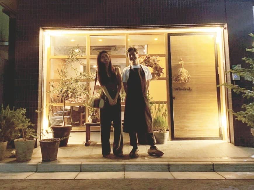 大田由香梨さんのインスタグラム写真 - (大田由香梨Instagram)「昨夜は8月の終わりということで、熱くて忙しい夏を、乗り越えてくれた会社の仲間と一緒に、社長がご褒美のご飯へ連れて行ってくれました😻🙌🏻わーい！！ お店は恵比寿にある 「selsalsale」というお店😻  シェフの @masahirohamaguchi  とは、以前一緒にお料理の審査員をやらせて頂いたご縁で出会い、やっと大切な日に来れました👍🏻✨ 料理が好きなのが伝わってくる、愛に溢れたお料理とおもてなしに、プロを感じ。 美しくて美味しくて😭 愛するみんなと至福の時間でございました☺️🙏🏻✨ 今日があることに感謝です☺️🙌🏻 いつもありがとう☺️🙏🏻✨ #ご縁 #セルサルサーレ #Love」9月1日 10時39分 - otayukari