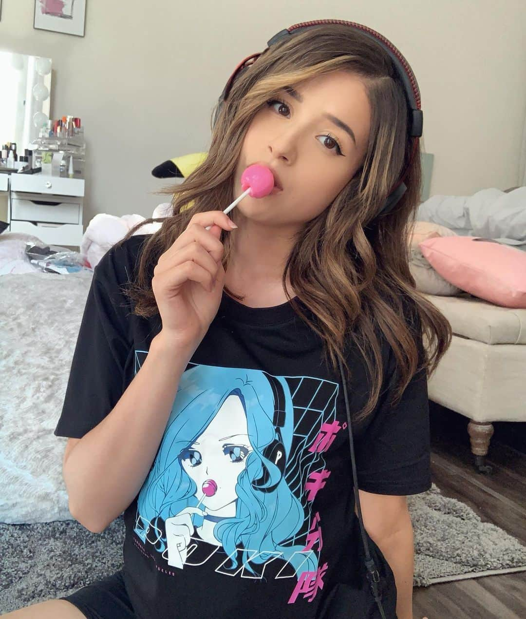 Pokimaneさんのインスタグラム写真 - (PokimaneInstagram)「me.. but anime 😋🍭⁣ ⁣ ⁣ ⁣ ⁣ ⁣ cybernetics tee, dropping tomorrow at 11AM PST 😈」9月1日 10時39分 - pokimanelol