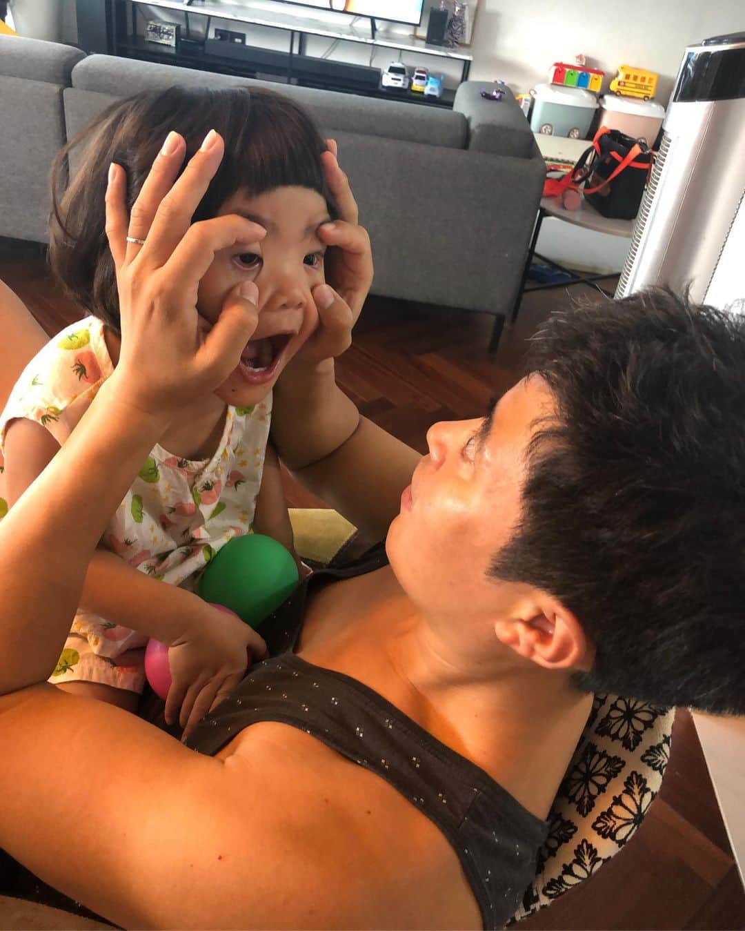 アン・ソニョンさんのインスタグラム写真 - (アン・ソニョンInstagram)「오늘 당일치기 양평이라도 가자.. 했다가, 우리도 좀 쉬자. 로 결정. . . . 난 전에 읽다만 책이 보고싶고,  #스스방 은 헬스장이 가고싶다해서  오전동안 내가 #키카독박 으로 책보기하고 스스방 근력하고 오기로하고,  오픈도 안한 키카에 30분전부터 떨궈주고 가심🤣 . . . . #바로네주말풍경  #바로네사는이야기 . . . 아참 그거 아세요?  오늘 벌써 #9월1일.....😱 . . #다이어트는1일부터 아시쥬?  #식단하시는분들  #영양챙기실분들  지금 #레이핏할인프로모션 오픈해떠요🤗 👉 @lovebazaar_online」9月1日 10時52分 - anney_an_love