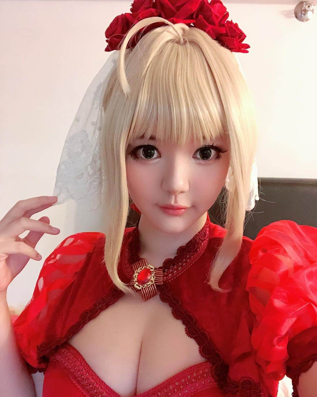 YingTzeさんのインスタグラム写真 - (YingTzeInstagram)「Animangaki Day 2 : Nero ! ❤️✨ Will be here from 10am - 5pm ~ there are two wall scrolls up for bidding so if you are interested do approach my squad members ! ❤️ #fategrandorder #sabernero #fatecosplay」9月1日 11時08分 - yingtze