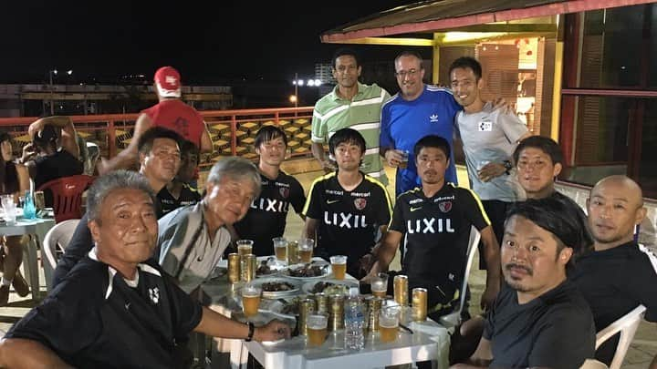 ジーコさんのインスタグラム写真 - (ジーコInstagram)「Bela confraternização entre brasileiros e japoneses com direito a pelada,arbitrado pelo Marcelo Lima, e churrasco com todos saboreando a Cerveja Imperio. Esse ano tivemos a presença do Ogasawara,na foto com meu filho Thiago, um dos maiores vencedores da historia do Kashima. Parabéns a todos pelo belo trabalho.」9月1日 11時18分 - zico