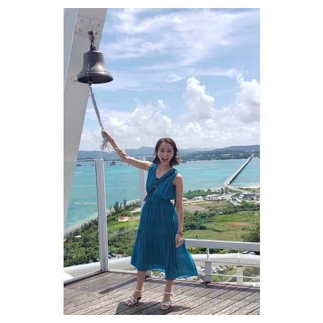 早乙女わかばさんのインスタグラム写真 - (早乙女わかばInstagram)「.﻿ 古宇利島🏝﻿ ﻿ 絶景👏🏻👏🏻👏🏻﻿ ﻿ 青い空に‼️青い海に‼️自然の緑‼️﻿ ﻿ 最高でありました😍✨﻿ ﻿ 海と空のコラボレーションが大好き❤﻿ ﻿ あんな以外が雨女なので🤦🏻‍♀️大変心配しておりましたが、この通り快晴☀️☀️☀️﻿ ﻿ 空の神様に感謝🙏🏻✨﻿ ﻿ そして最後はシーサーと💕﻿ 「はいッ‼️シーサー😆」﻿ なんか表情似てませんか？笑﻿ ﻿ #古宇利島﻿ #絶景﻿ #青い空﻿ #青い海﻿ #自然の緑﻿ #感謝﻿ #シーサー﻿ #沖縄﻿ #わかばtrip」9月1日 12時19分 - s_wakaba.94