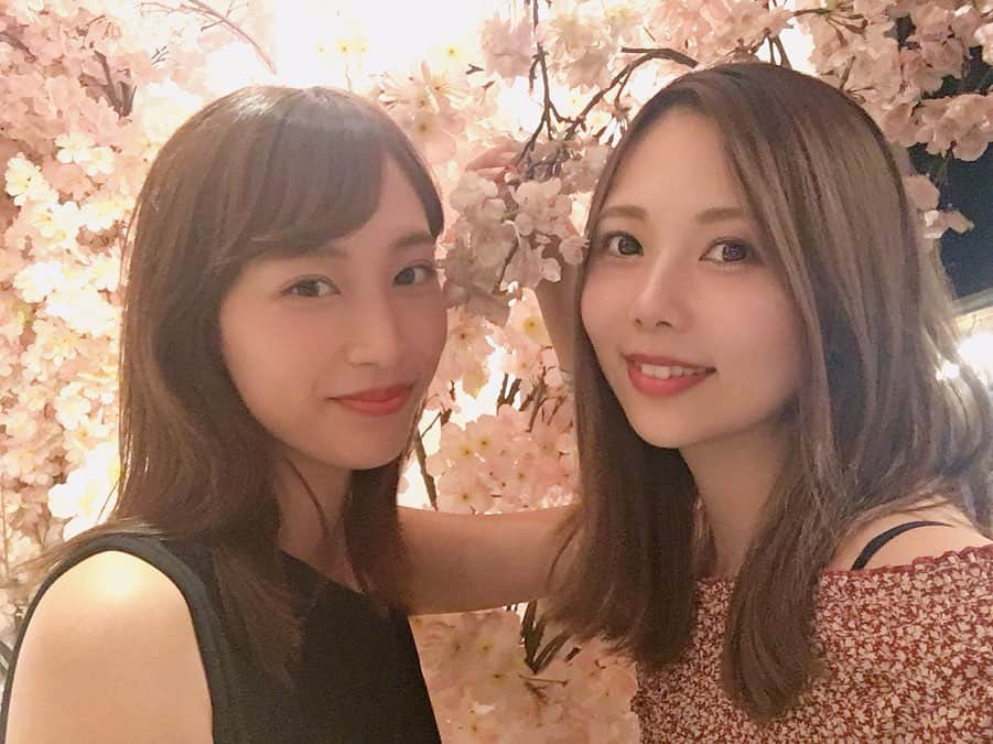 西村季里子さんのインスタグラム写真 - (西村季里子Instagram)「・ LIVEのあとのBBQにも 参加させてもらいました🙊🍖💗 クレイさんにも久しぶりにお会いできて 嬉しかった〜〜〜🙌🏻✨✨ 愛犬のモナカも可愛すぎた🥰 中学の頃からずっとずっと大好きな YUIさんと一緒に焼きそばを 食べられる日がくるなんて 夢のような時間でした🙏🏻 夏の最後に最高の思い出ができた🌻 今日から9月🍁 楽しく過ごせますように😇 #otodama#otodamaseastudio #otodama2019  #音霊#LIVE#ライブ#三浦海岸#海 #BBQ#🍖#贅沢すぎる時間 #スキマスイッチ#氣志團#クレイユーキーズ#YUI #おっさんずラブ #主題歌 #夏#夏の終わり#夏の思い出 #follow #followme」9月1日 12時16分 - kiriko_nishimura