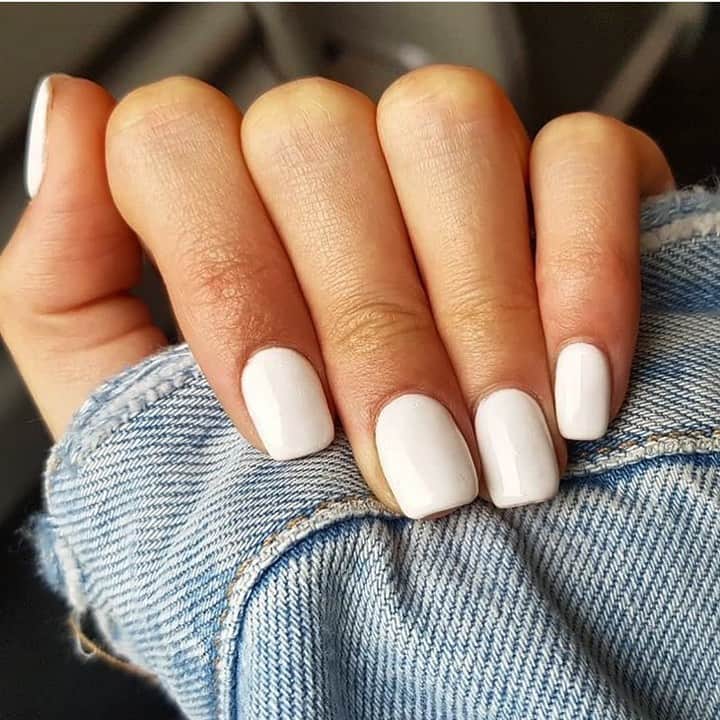 OPIさんのインスタグラム写真 - (OPIInstagram)「Nothin' better than classic white for the weekend 💅 Thanks for sharing @dodonails.bar⁠ ⁠ Shade: #AlpineSnow⁠ ⁠ ⁠ #WhiteNails #Manicure #OPIObsessed #ColorIsTheAnswer #OPI #GelColor #NailLacquer #NailSwag #NOTD #NailStyle #NailInspiration #NailsOfTheDay #NailInspo」9月1日 12時40分 - opi