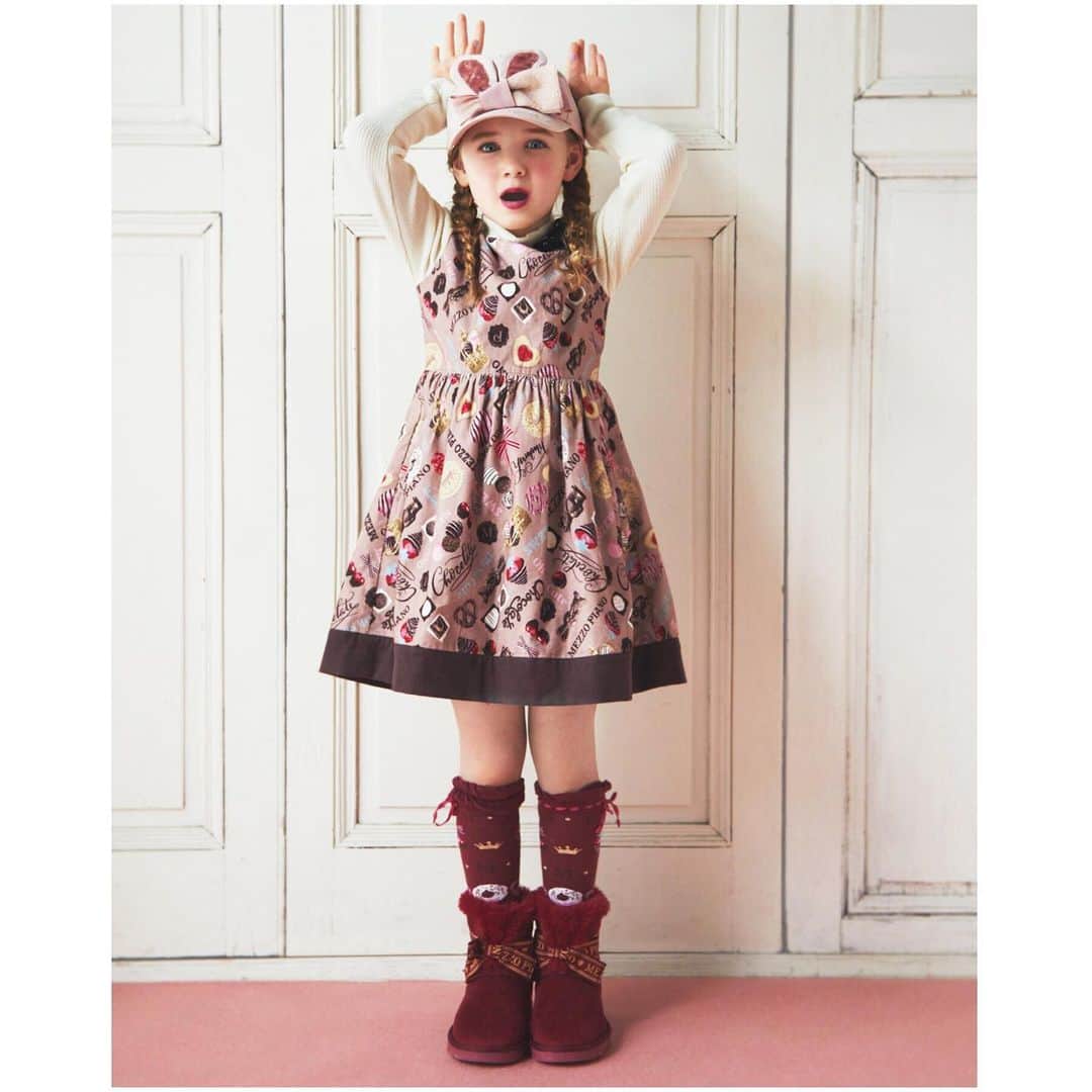 のインスタグラム：「. autumn collection 2019 . チョコレートプリントのワンピースは Sweetな女の子にぴったり♡ . ■ワンピース ¥14,800 ■ジャップ ¥6,900 ■ソックス ¥1,900 ■ブーツ ¥9,800 . ※商品の入荷状況は、お近くのショップまで﻿﻿ お問い合わせください。 ﻿﻿ ﻿﻿. ﻿﻿﻿﻿ ❤︎︎︎❤︎︎︎❤︎︎︎❤︎︎︎❤︎︎︎❤︎︎︎❤︎︎︎❤︎︎︎❤︎︎︎❤︎︎︎❤︎︎︎❤︎︎︎❤︎︎︎❤︎︎︎❤︎︎︎❤︎︎︎﻿﻿﻿﻿﻿﻿﻿﻿ #mezzopiano #メゾピアノ﻿ #autumncollection #秋コレクション#秋物﻿ #新作  #プリセス#フリル#フラワー #女の子のママ #女の子ママとつながりたい #可愛い #女の子 #ピンク好き #ピンク#ママスタグラム#ママ撮 #インスタベイビー#ベビスタグラ#kidsfashion #kidswear  #pink #こども #子供服 #kidswear  #キッズファション #kidsfashion #ig_japan #ig_kid﻿」