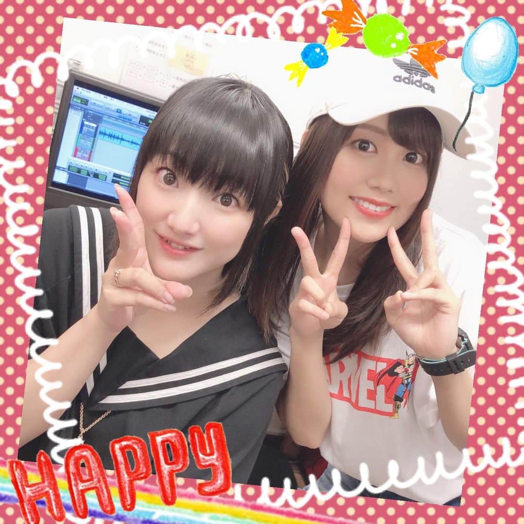 新谷良子のインスタグラム：「. 美容院 before！ 久しぶりに会った事務所の後輩の清水茉菜ちゃんとパチリ！ 私のFCラジオに遊びに来てくれました！よかったら聴いてね(๑･̑◡･̑๑). . . #清水茉菜ちゃん #久しぶりに会ったよ #同じものにハマってた」