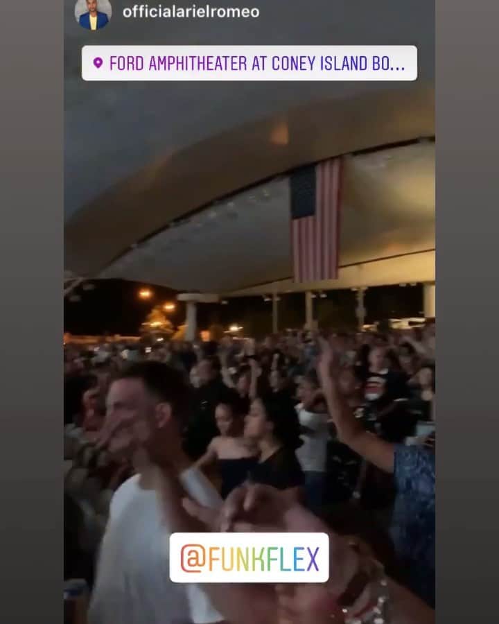 ファンクマスター・フレックスのインスタグラム：「@feverrecords freestyle concert! FunkFlex on the set! @k7tka x @judytorresmusic x @frankiecutlass x @therealgeorgelamond x @fordampconey !!!!! 25/older!!!! Vid via: @officialarielromeo (last joint of my set) “THANKS FOR HAVING ME” 🤷🏿‍♂️ @litdigitaldjs @fordampconey」