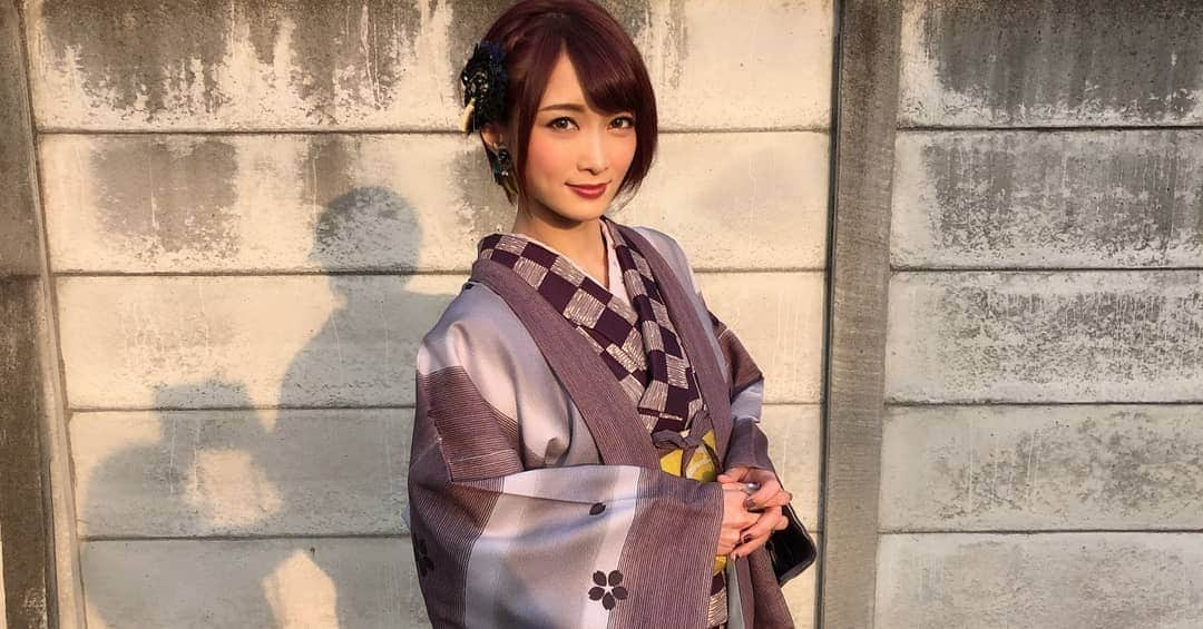 AYASAさんのインスタグラム写真 - (AYASAInstagram)「和だ💜🇯🇵 #着物 #kimono #japanesefashion ・ ・ #chronicle #chronicle8 #newalbum #9月1日 #全世界同時配信 #スタートしました✨ #ayasa」9月1日 13時43分 - ayasa_doya