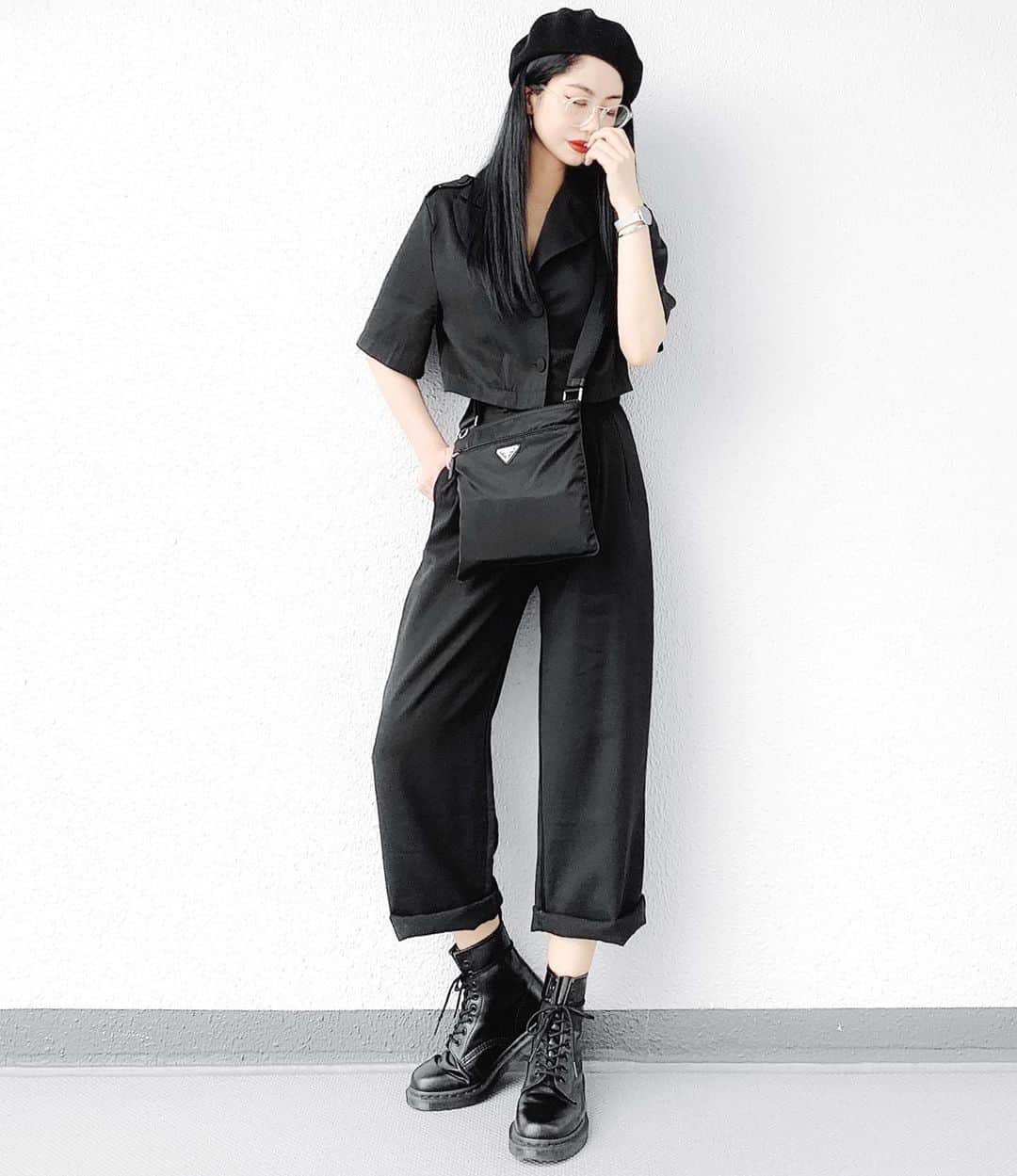 lve_xxxxのインスタグラム：「.﻿ .﻿ @lveu.official ﻿ LVEU. コーデで東京初日参戦♾﻿ ﻿ ☑︎Short jacket set up﻿ ﻿ こちらで参戦しまーす💁‍♀️って何人か﻿ ご連絡頂いており嬉しみです😭 ﻿ ﻿ こっそり、双子(etc)コーデですね﻿ 私達🙈🖤笑﻿ ﻿ こちらの人気セットアップ✧﻿ ご予約承り中です🛒 Web ✔︎please✧﻿ ﻿ ﻿ ﻿ その他コーデアイテム詳細は﻿ WEARをご覧くださいませ。﻿ ﻿ WEAR ： lvexxxx ﻿ 💻 https://wear.jp/sp/lvexxxx/﻿ ﻿ －－－－－－－－－－－－－－－－－－﻿ ﻿ 📢コメント頂ける際は、﻿ 最新投稿にお願い致します。﻿ ﻿ 過去投稿に頂いた際、気がつかない事もあり﻿ お返事致しかねる場合が御座います🙇‍♀ ️﻿」