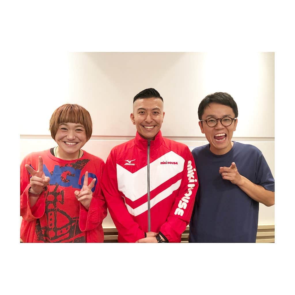 寺内健のインスタグラム：「明日9/2と9/9の2週連続でラジオの放送ありますので是非宜しくお願いします📻「女と男」のお二人とのトークは楽しい時間でした🔥  1008kHz ABCラジオ 『Monday! Sports JAM』 ・毎週月曜19時半〜  #diving #radio #abc #女と男 さん #井上小公造 さん」