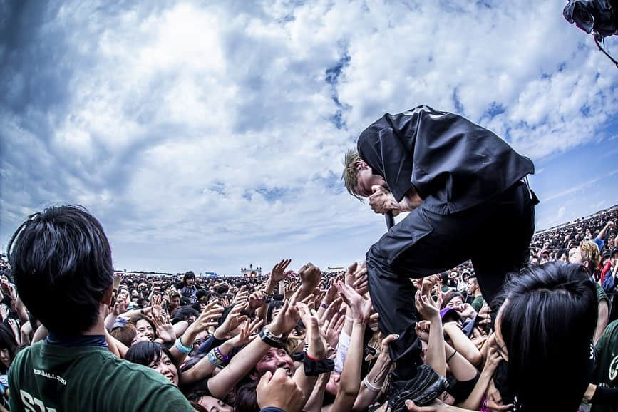 Masato さんのインスタグラム写真 - (Masato Instagram)「#rushball  #TAT19 Photos by @hayachinphoto  #coldrain #SiM #HEYSMITH」9月1日 14時11分 - masato_coldrain