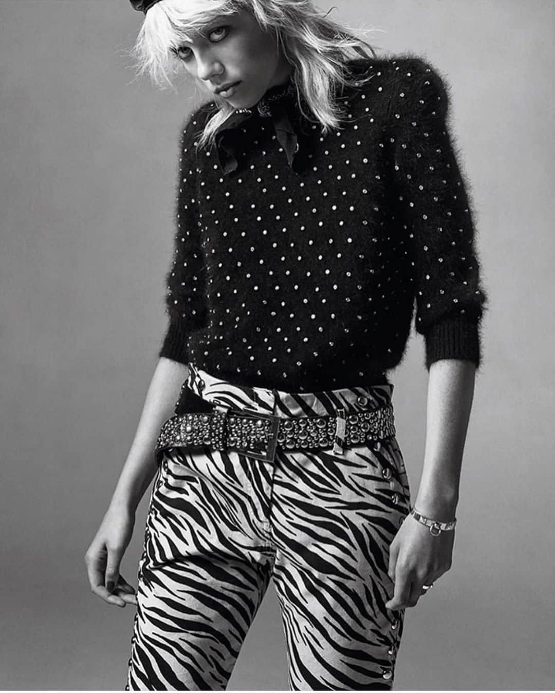 マリヤン・ジョンクマンのインスタグラム：「VOGUE PARIS BY @christian_macdonald_studio @sagliogeraldine @vogueparis ❤️❤️❤️❤️」