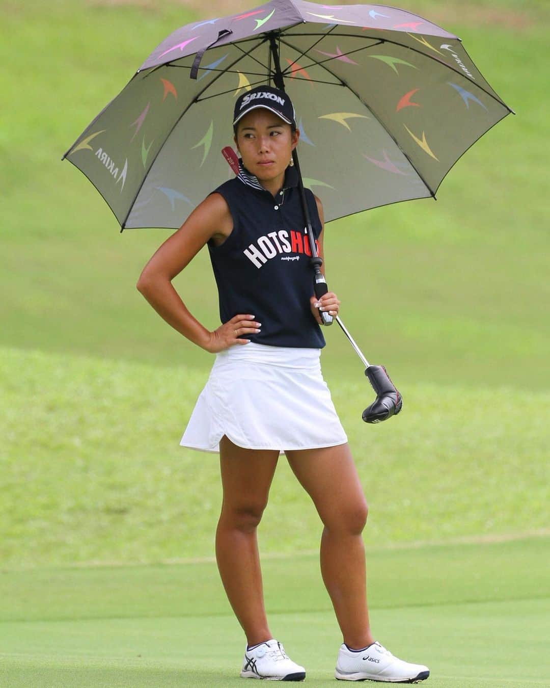 中山三奈さんのインスタグラム写真 - (中山三奈Instagram)「今週は全くと言っていいほど﻿ バーディーパットが決まらず、、、﻿ 撮られていた写真全部﻿ 険しい顔をしておりました😑🤦🏽‍♀️笑﻿ ﻿ ﻿ 結果は、﻿ 一打足らずでの予選落ち。﻿ ﻿ ﻿ 日本に戻って、﻿ 再来週の選手権に向けて﻿ しっかり調整します🙂💪🏾⛳️📣﻿ ﻿ ﻿ しぇいしぇいにー🙇🏻‍♀️🙇🏻‍♀️❤️﻿ ﻿ #golf #tlpgaroyalopen ﻿」9月1日 23時33分 - minanakayama