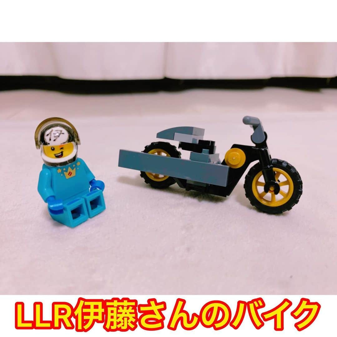 黒沼誠さんのインスタグラム写真 - (黒沼誠Instagram)「『LLR伊藤さんのバイク』  LEGOでオリジナル作品を作ってアップしてます。  今回はLLR伊藤さんのバイクを作ってみました。 実物よりもかなり可愛い仕上がりになりました。 もっとでかい作品を作ろうと思ったのですがかわいい方が可愛かったのでそうしました。  気に入ってくれるかしら伊藤さん？笑  何気にヘルメットもお気に入りです ぅ。  マネてね♪♪♪ レゴ沼より♪♪♪ #LLR伊藤さん#伊藤さんのバイク#レゴ#レゴクラシック#バイク#ハーレーダビットソン#レゴ大好き#レゴブロック#皆さんのリクエストもお待ちしております#レゴ沼#ボーイフレンド黒沼#レゴ芸人#ブロック遊び#子供のいる暮らし#レゴスタグラム #lego#legoclassic#legos#legostagram#happy#smile#bike#herleydavidson#thankyou」9月1日 23時50分 - bfkuronuma